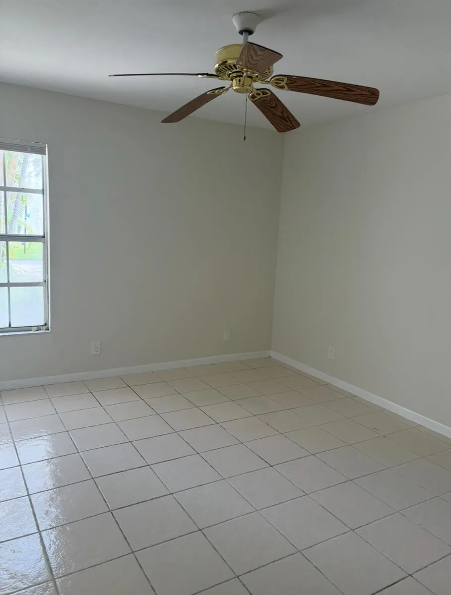 9110 Fairbanks Lane #4 Boca Raton, FL 33496