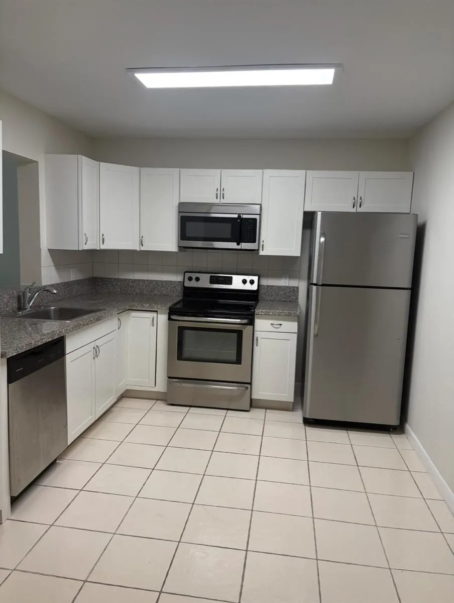 9110 Fairbanks Lane #4 Boca Raton, FL 33496