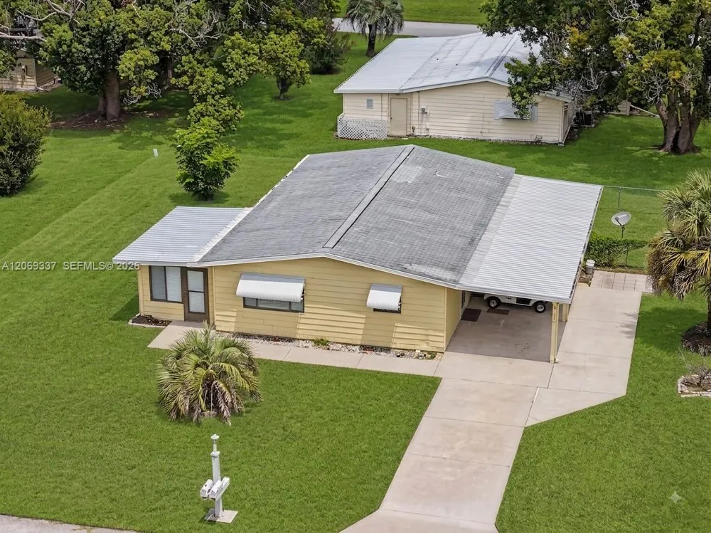8935 SW 104th Place ocala, FL 34481