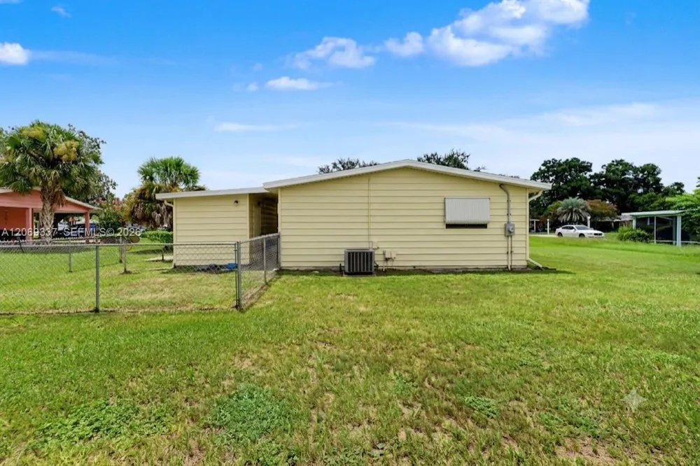 8935 SW 104th Place ocala, FL 34481