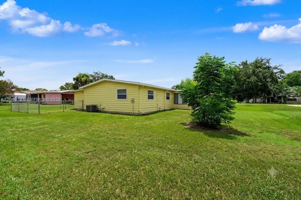 8935 SW 104th Place ocala, FL 34481