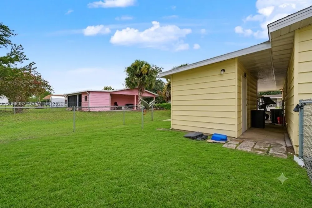 8935 SW 104th Place ocala, FL 34481