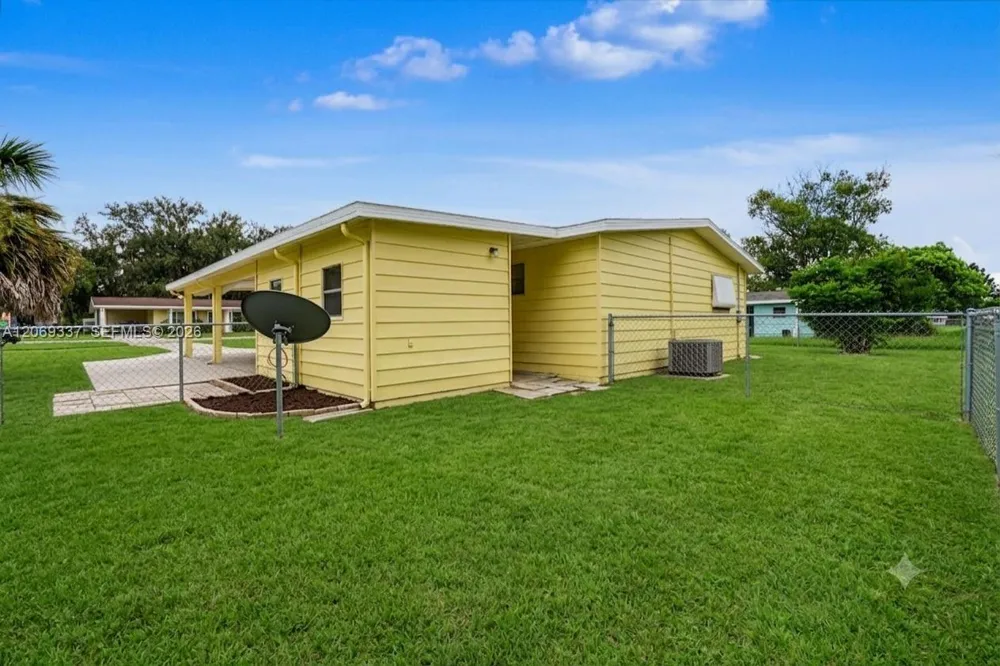 8935 SW 104th Place ocala, FL 34481