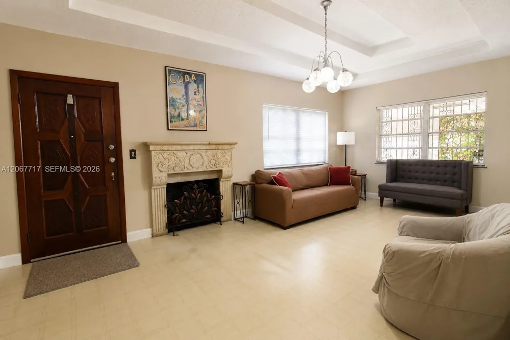 2347 SW 2nd St Miami, FL 33135