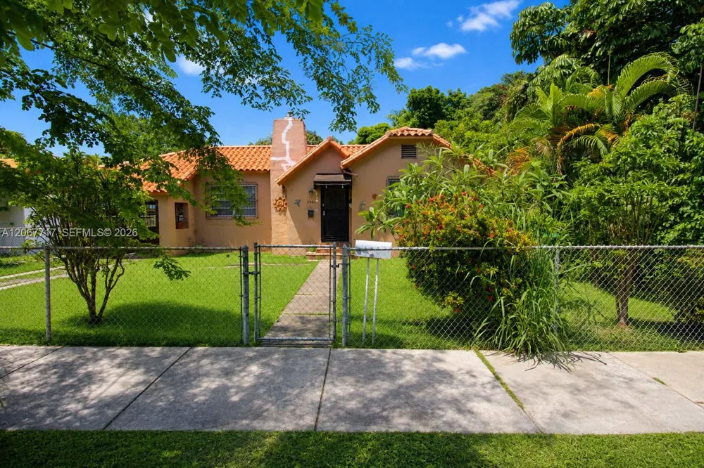 2347 SW 2nd St Miami, FL 33135