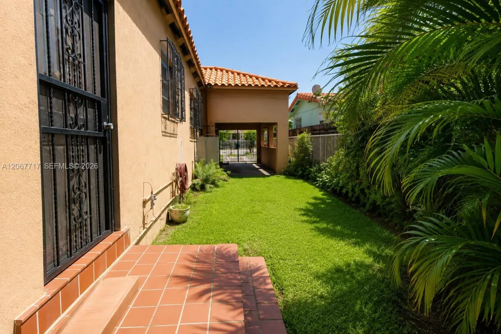 2347 SW 2nd St Miami, FL 33135