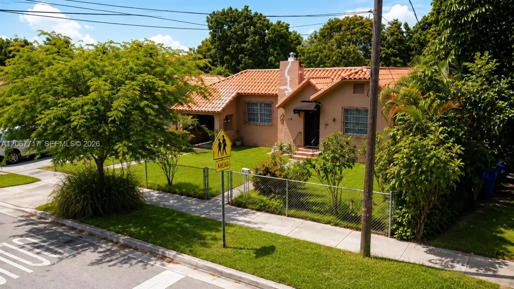 2347 SW 2nd St Miami, FL 33135