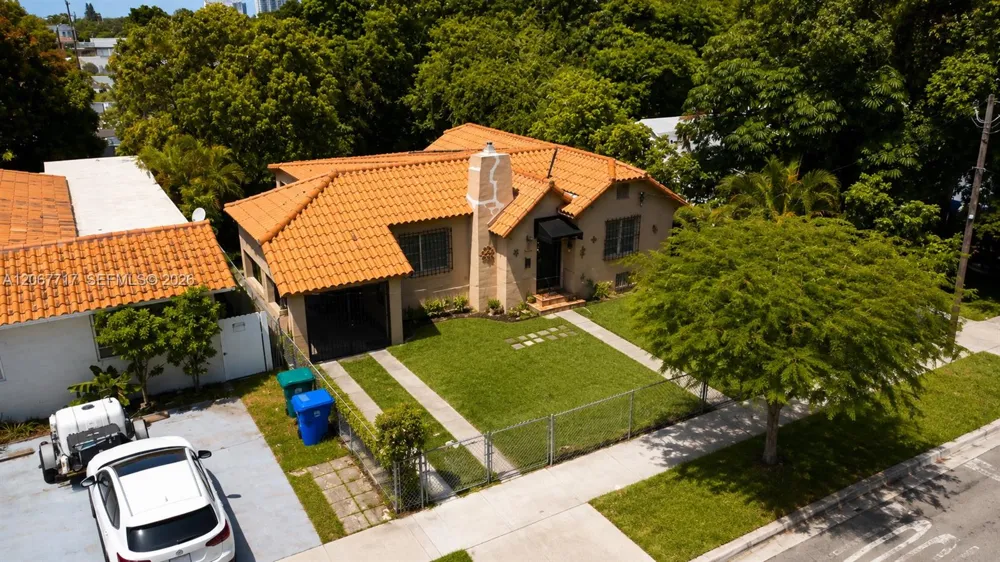 2347 SW 2nd St Miami, FL 33135