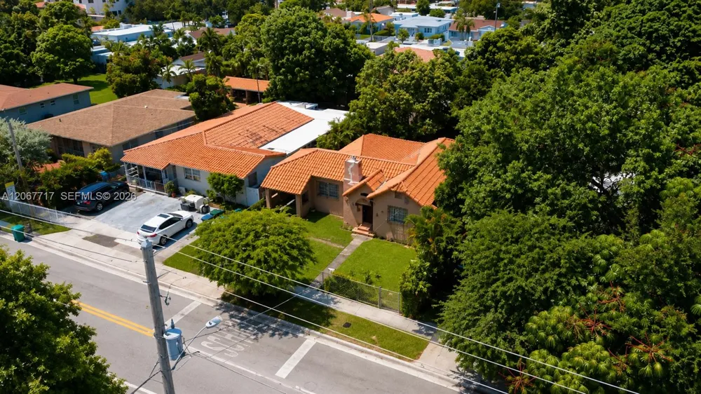 2347 SW 2nd St Miami, FL 33135