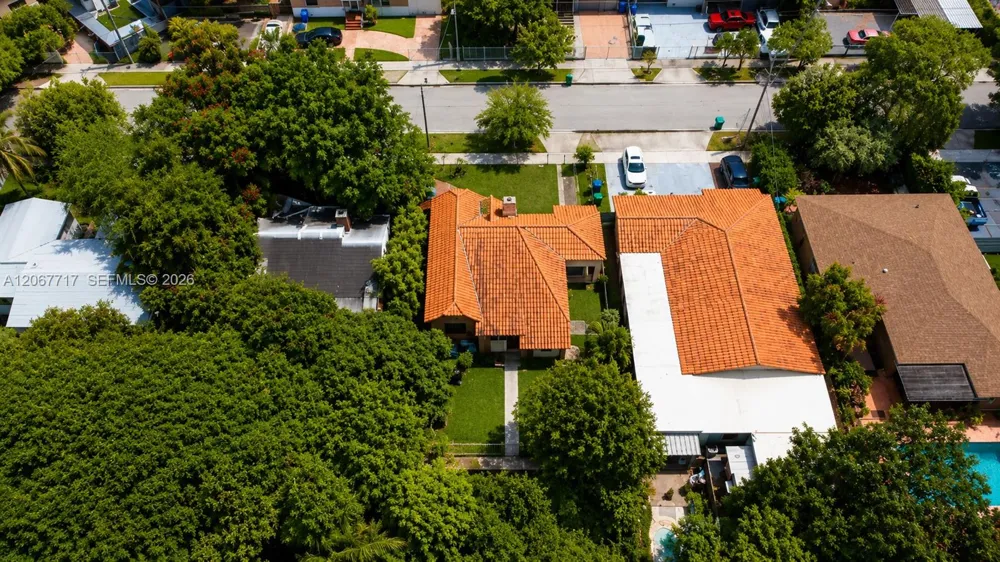 2347 SW 2nd St Miami, FL 33135