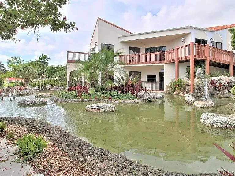 206 Liberty Ct #. Deerfield Beach, FL 33442