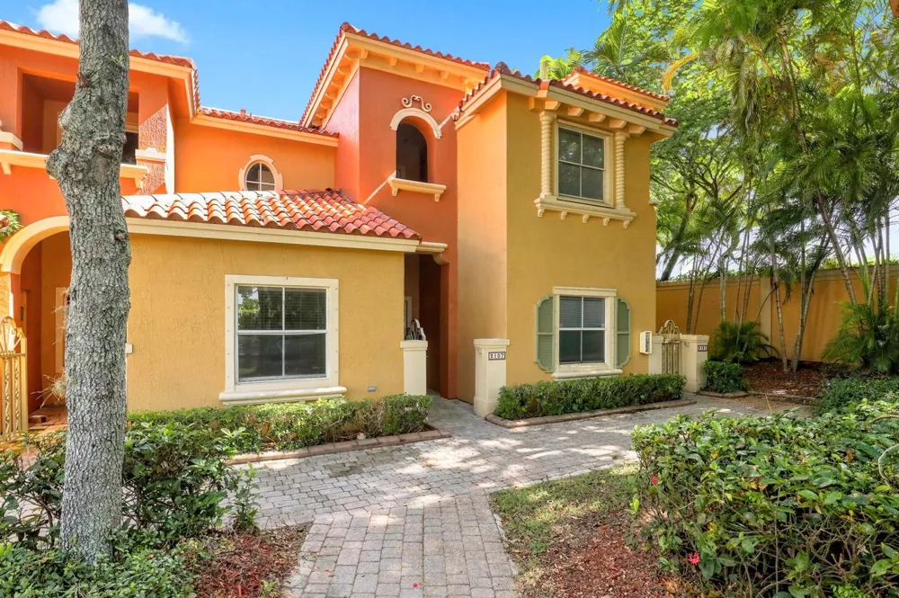 2107 Anchor Court Fort Lauderdale, FL 33312