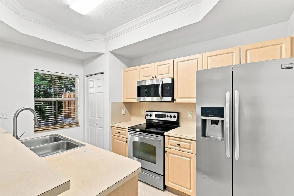 2107 Anchor Court Fort Lauderdale, FL 33312