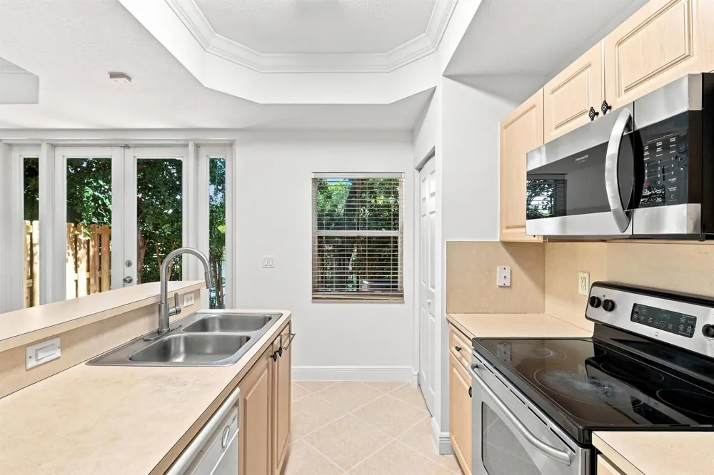 2107 Anchor Court Fort Lauderdale, FL 33312