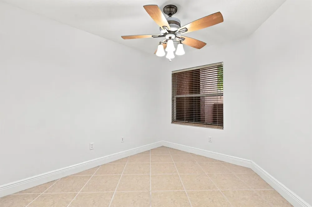 2107 Anchor Court Fort Lauderdale, FL 33312