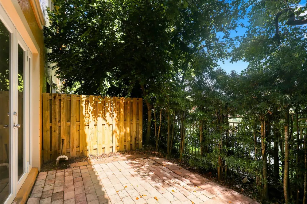 2107 Anchor Court Fort Lauderdale, FL 33312