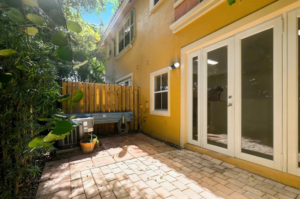 2107 Anchor Court Fort Lauderdale, FL 33312