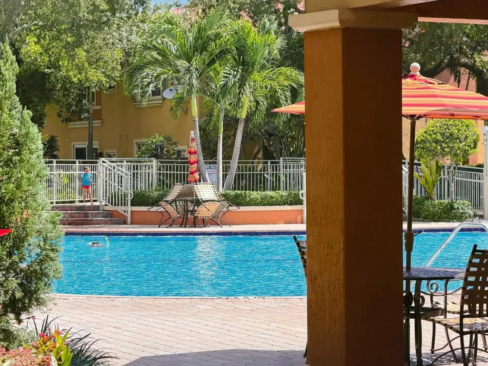 2107 Anchor Court Fort Lauderdale, FL 33312