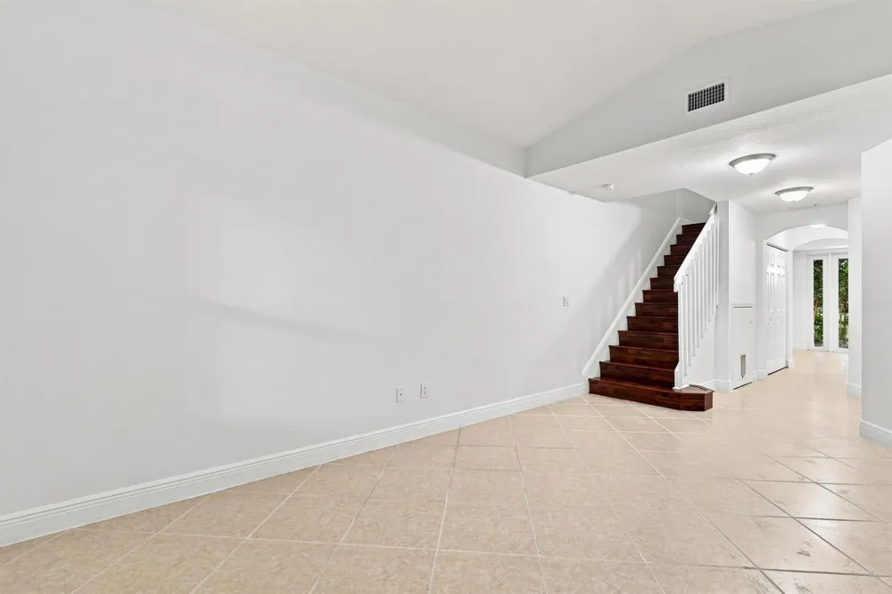 2107 Anchor Court Fort Lauderdale, FL 33312