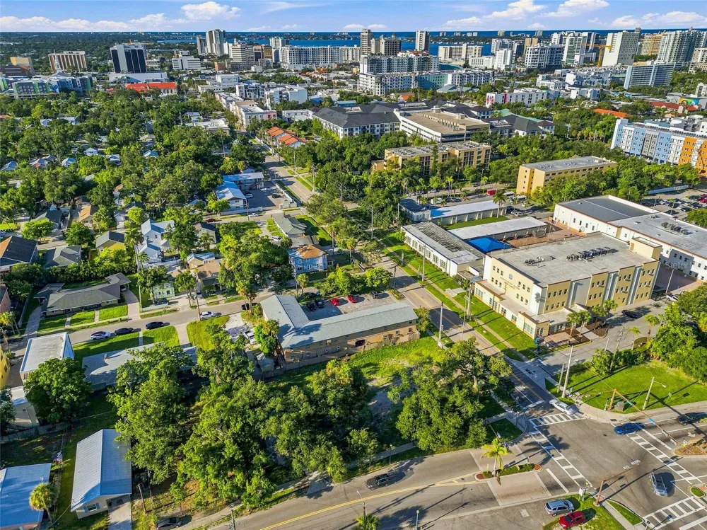 918 ORANGE AVENUE Sarasota, FL 34236