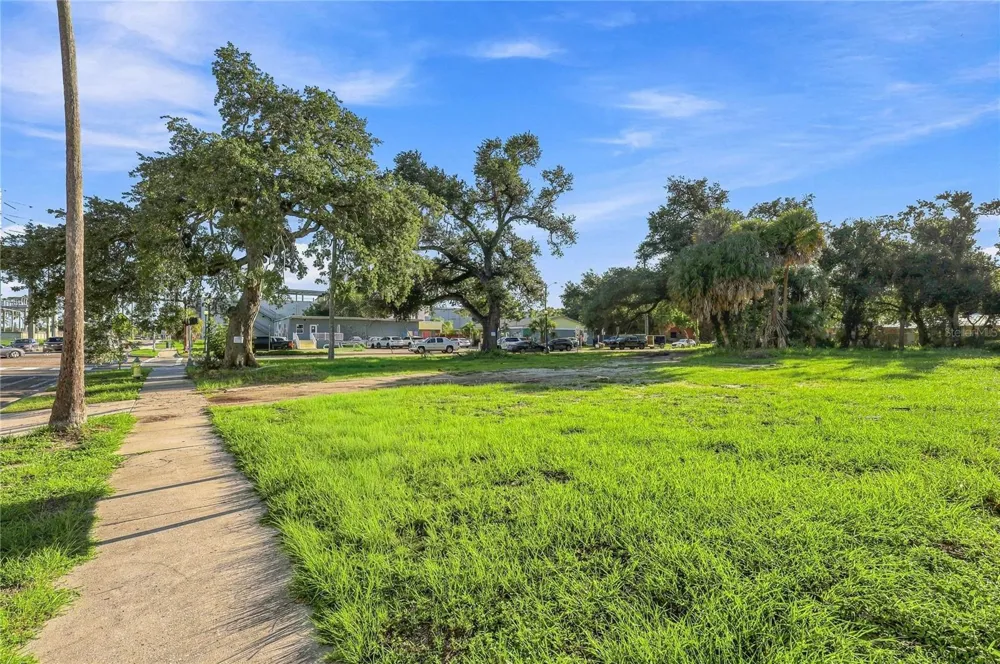 918 ORANGE AVENUE Sarasota, FL 34236