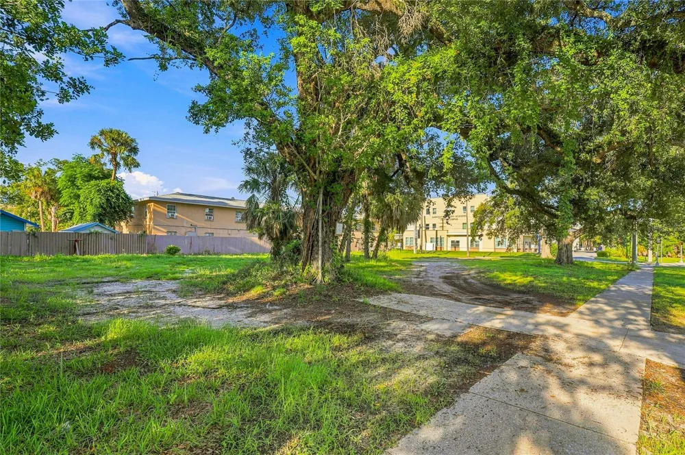 918 ORANGE AVENUE Sarasota, FL 34236