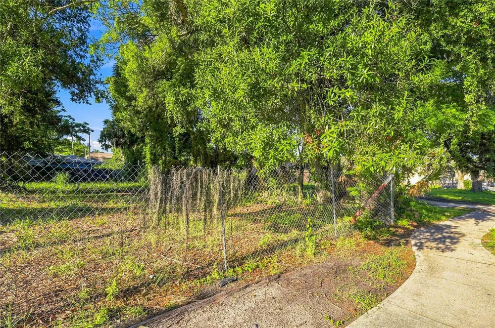 918 ORANGE AVENUE Sarasota, FL 34236