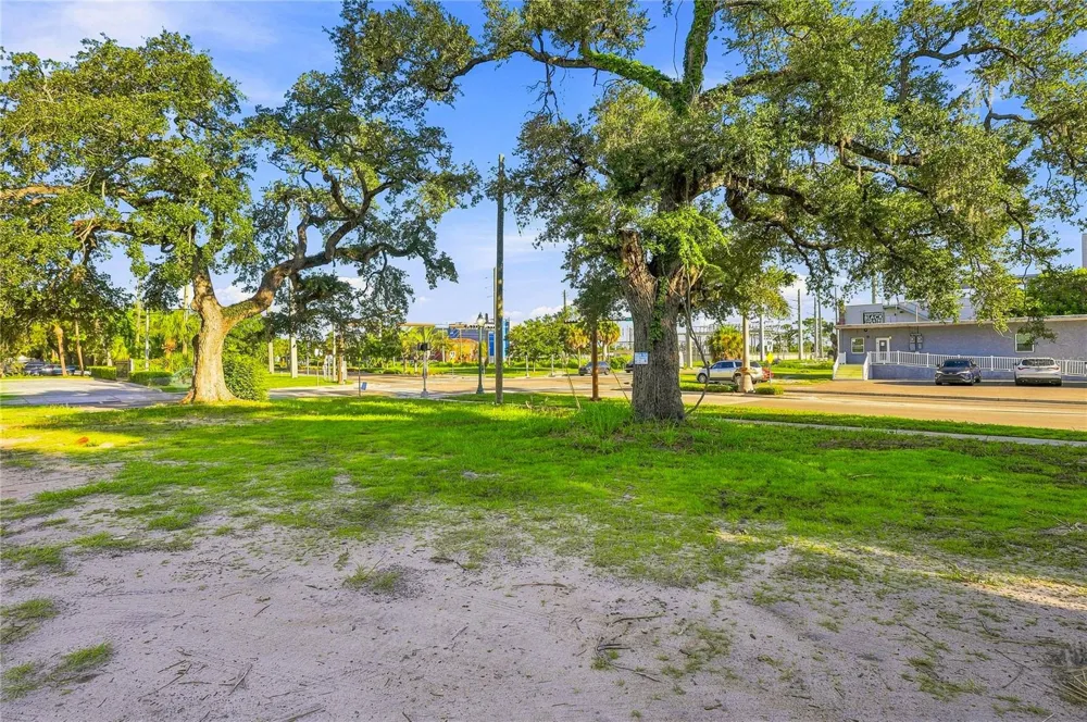 918 ORANGE AVENUE Sarasota, FL 34236