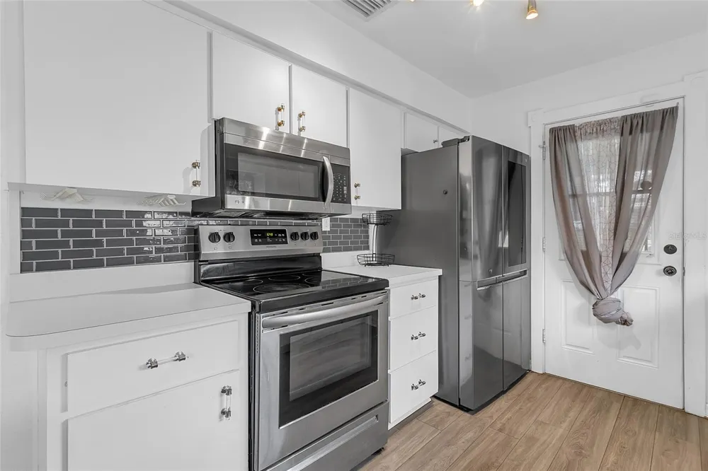 320 S SEMINOLE AVENUE Lake Alfred, FL 33850