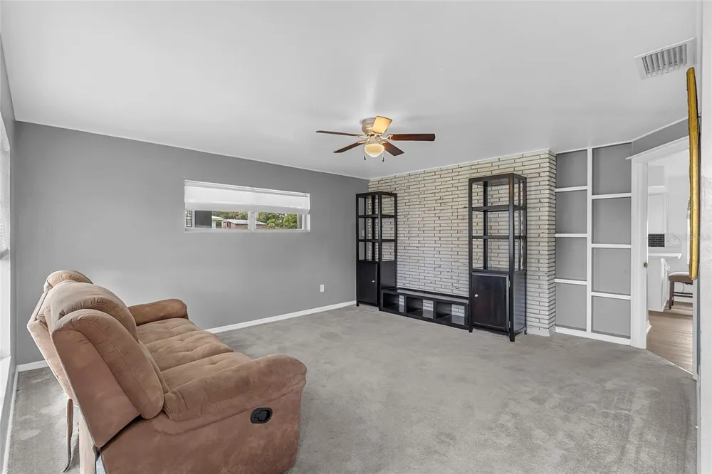 320 S SEMINOLE AVENUE Lake Alfred, FL 33850