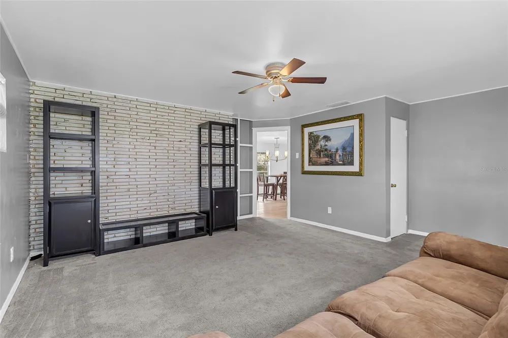 320 S SEMINOLE AVENUE Lake Alfred, FL 33850