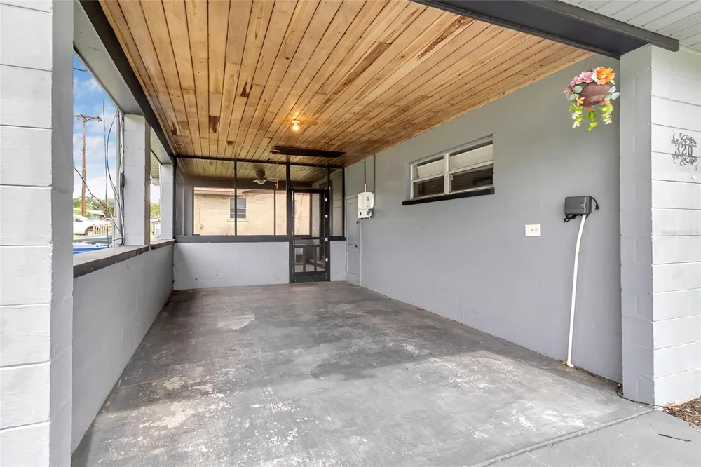 320 S SEMINOLE AVENUE Lake Alfred, FL 33850