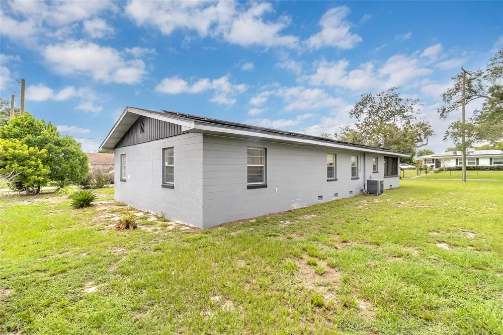 320 S SEMINOLE AVENUE Lake Alfred, FL 33850