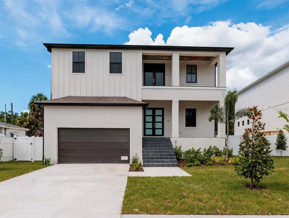 4705 W KNIGHTS AVENUE Tampa, FL 33611