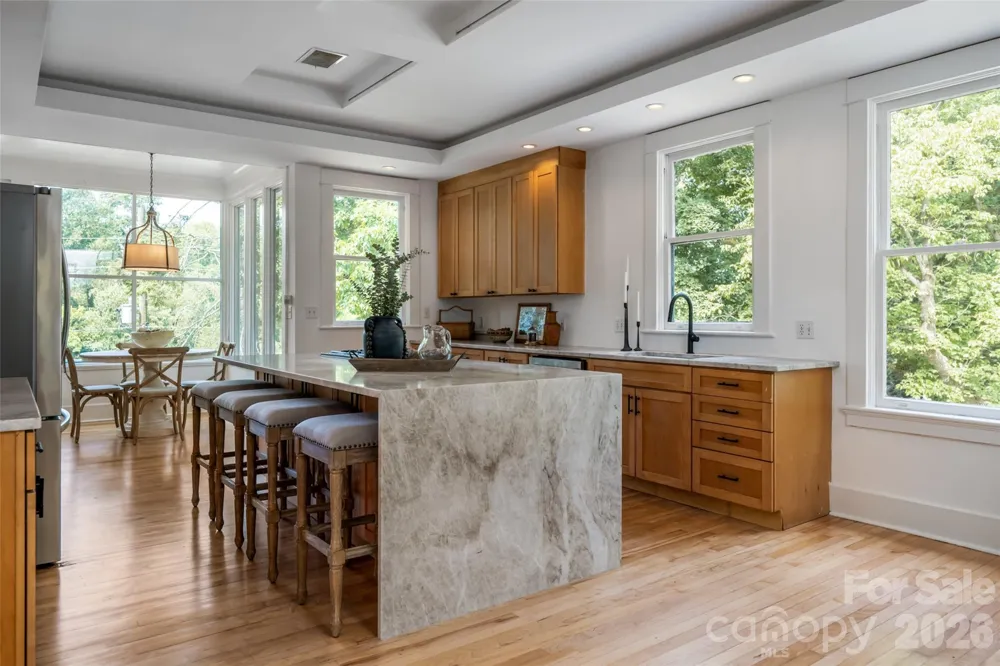 142 Edwin Place Asheville, NC 28801