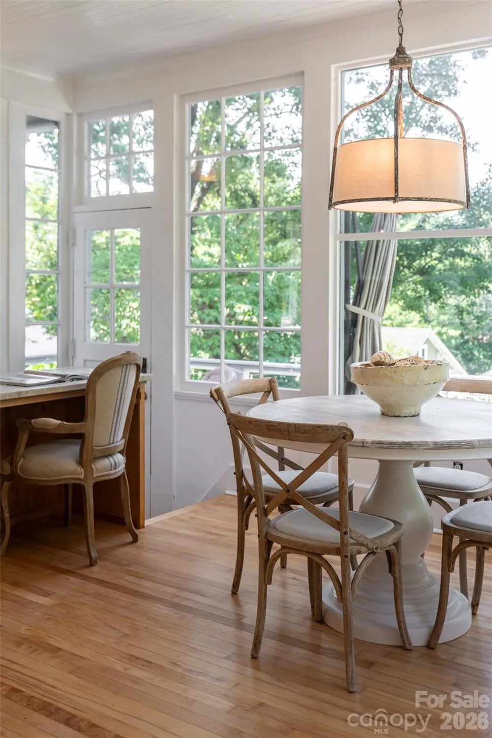 142 Edwin Place Asheville, NC 28801