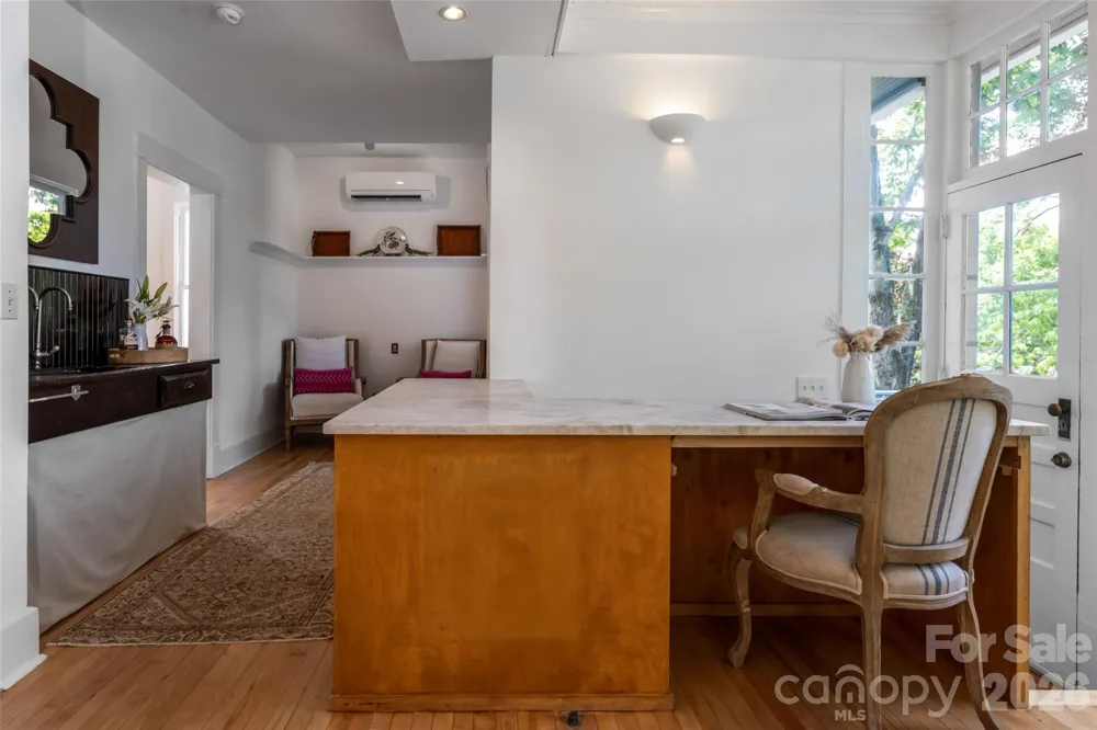 142 Edwin Place Asheville, NC 28801