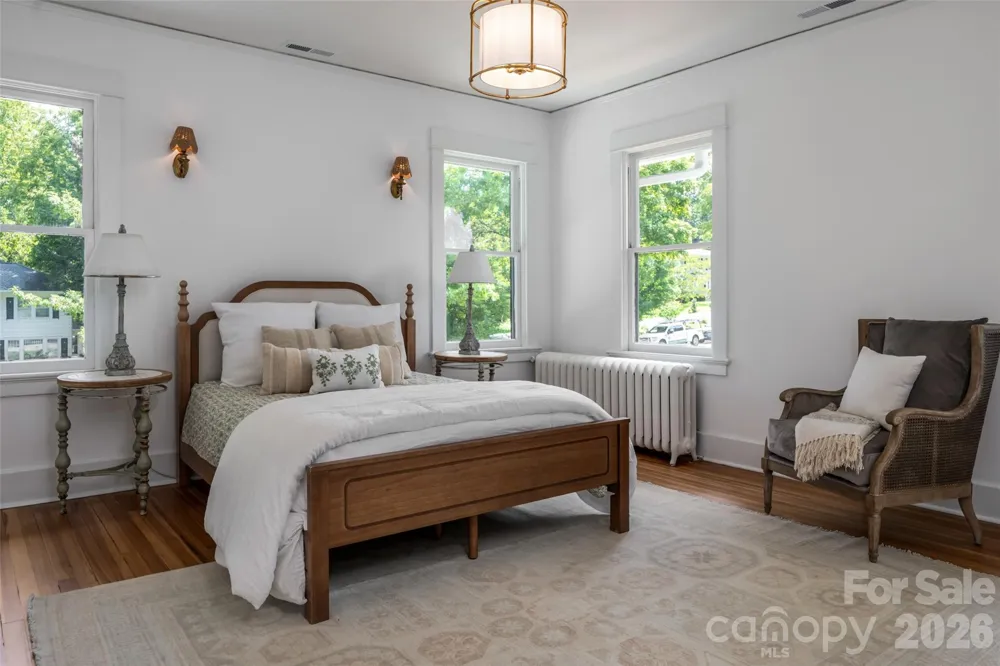 142 Edwin Place Asheville, NC 28801
