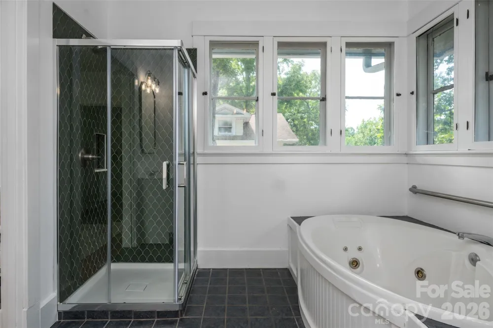 142 Edwin Place Asheville, NC 28801