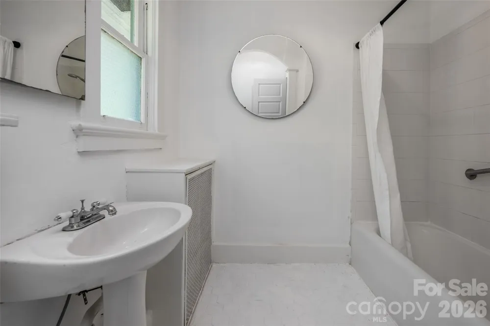 142 Edwin Place Asheville, NC 28801