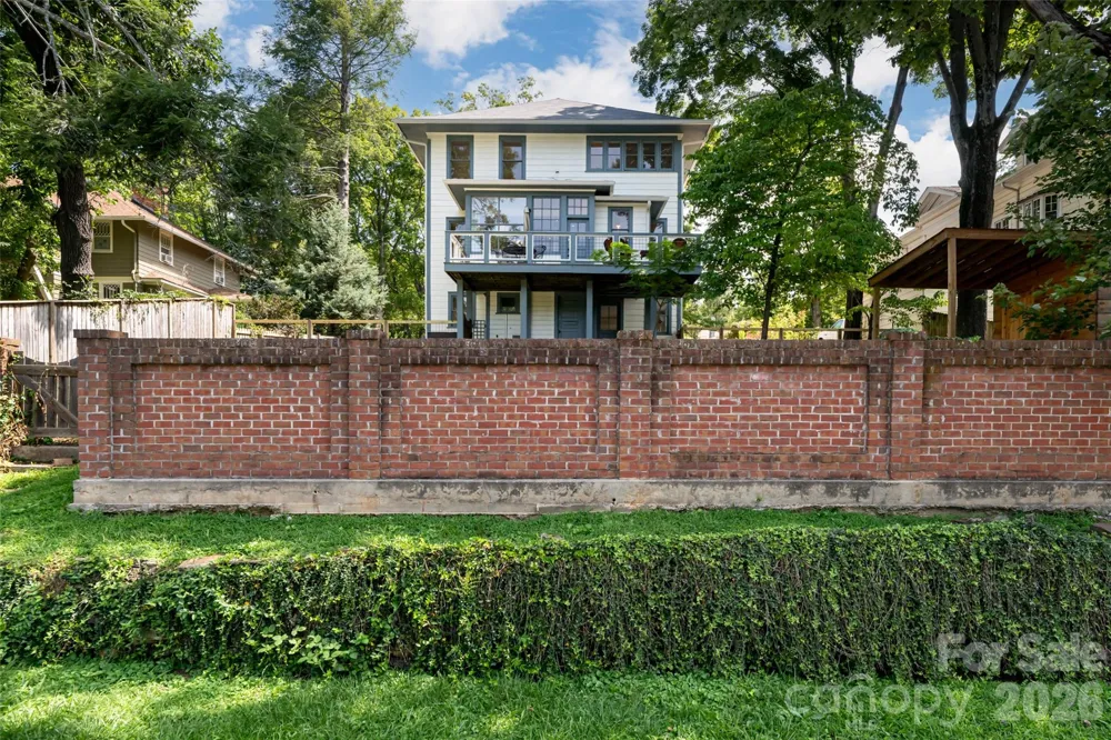 142 Edwin Place Asheville, NC 28801
