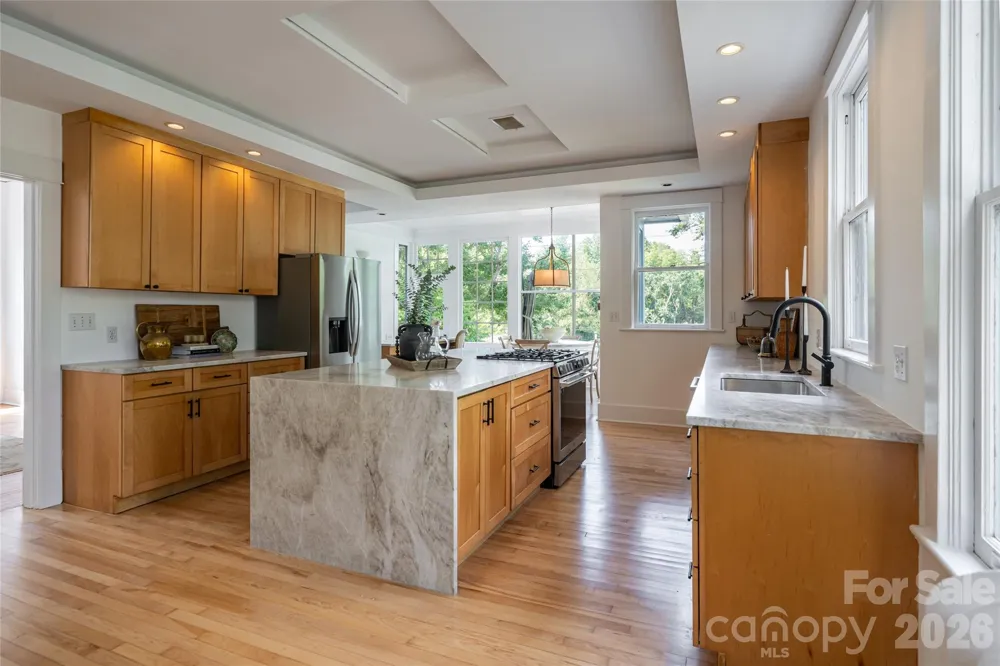 142 Edwin Place Asheville, NC 28801