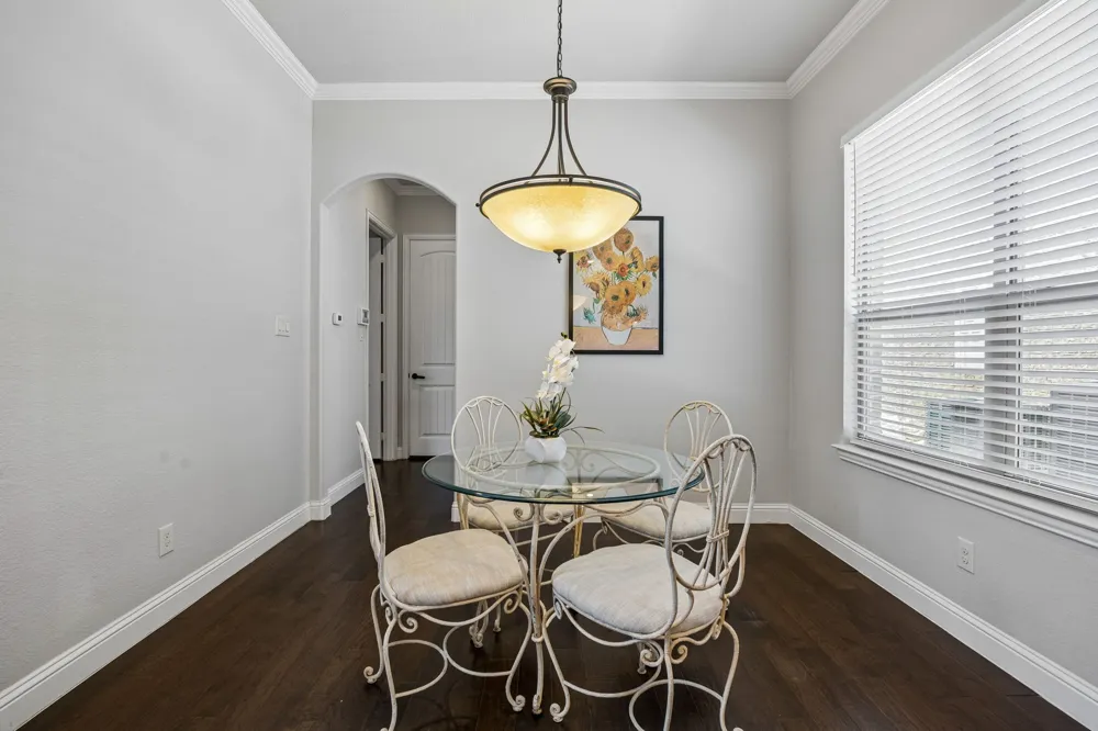 4921 Empire Way Irving, TX 75038