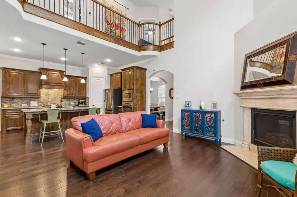 4921 Empire Way Irving, TX 75038