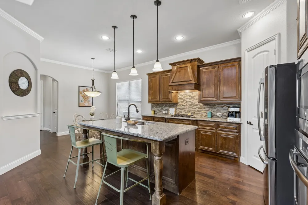 4921 Empire Way Irving, TX 75038
