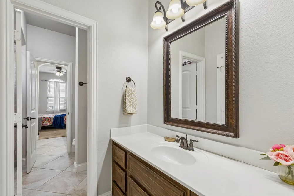 4921 Empire Way Irving, TX 75038