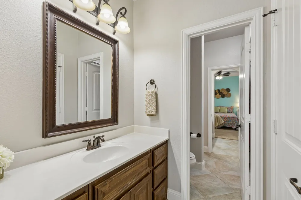 4921 Empire Way Irving, TX 75038