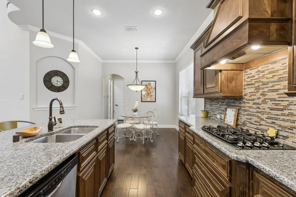 4921 Empire Way Irving, TX 75038