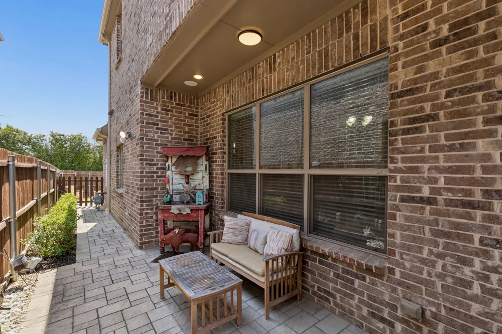 4921 Empire Way Irving, TX 75038
