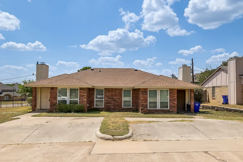 113 Oak Wood Lane Kennedale, TX 76060